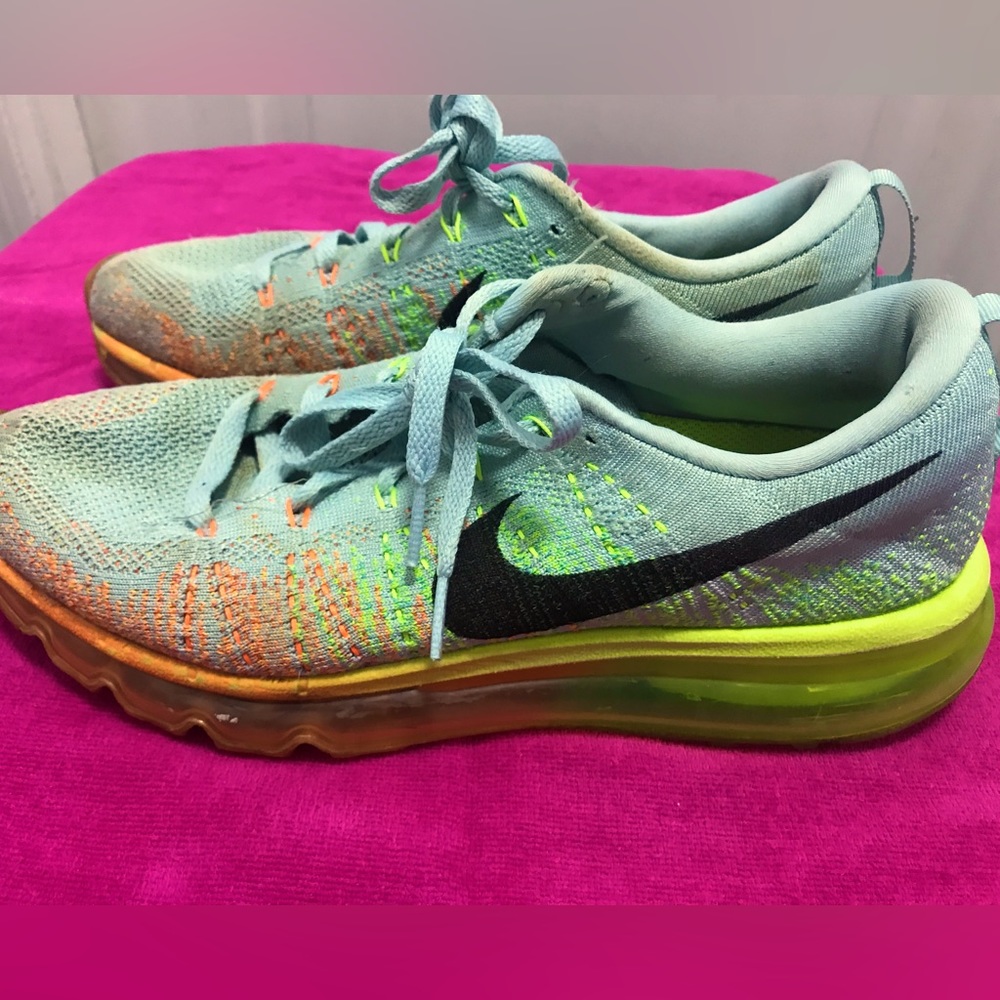 Nike FlyKnit Max 9